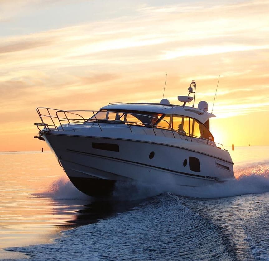 Today, Quantum Yachts is based at Thessaloniki and Preveza. The team is constantly growing and evolving with the clear mission to build the best and safest lightweight sandwich fibreglass offshore powerboats from 6 to 15 metres, available as centre consoles or hardtops.